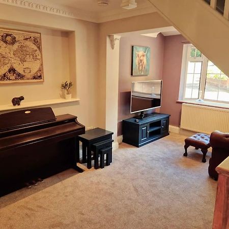 Large 4 Bedroom House On The River Wensum Sleeps 13 Norwich Exterior photo