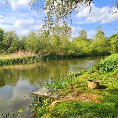 Large 4 Bedroom House On The River Wensum Sleeps 13 Norwich Exterior photo