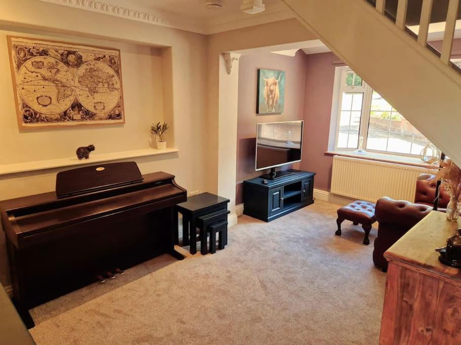Large 4 Bedroom House On The River Wensum Sleeps 13 Norwich Exterior photo