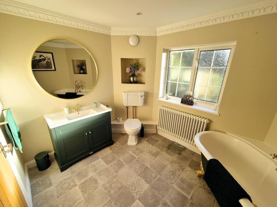 Large 4 Bedroom House On The River Wensum Sleeps 13 Norwich Exterior photo