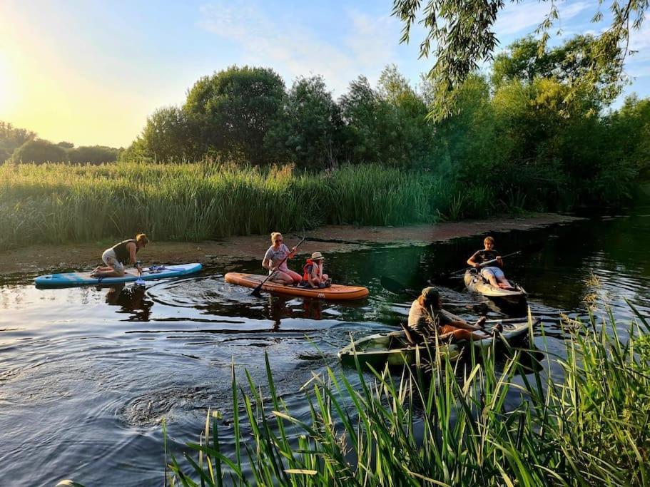 Large 4 Bedroom House On The River Wensum Sleeps 13 Norwich Exterior photo