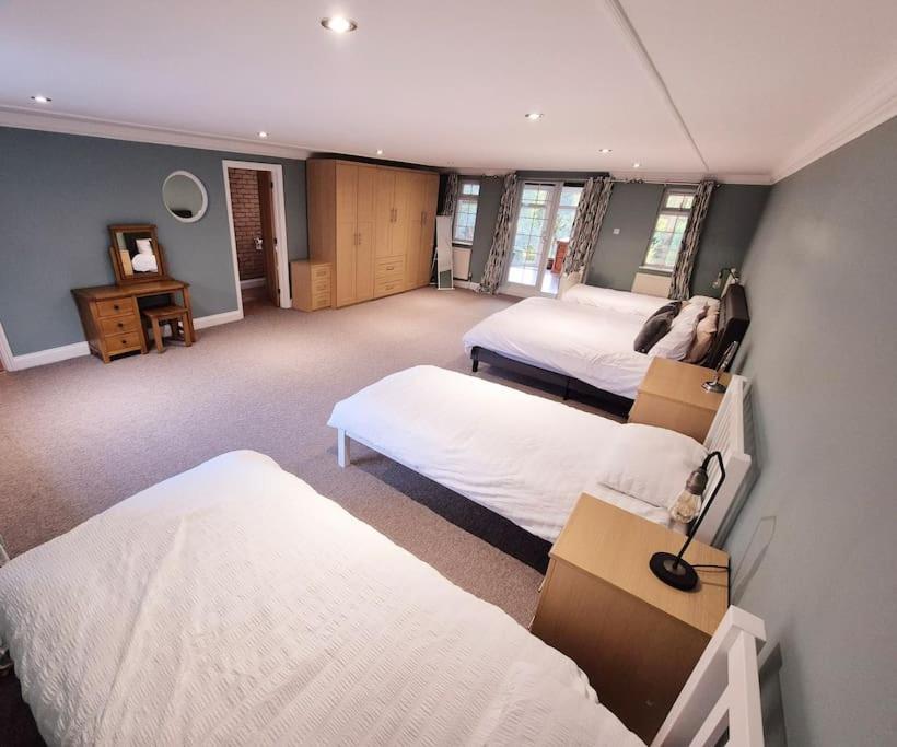 Large 4 Bedroom House On The River Wensum Sleeps 13 Norwich Exterior photo