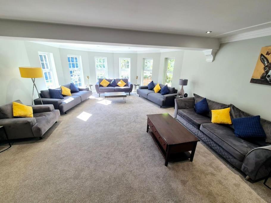 Large 4 Bedroom House On The River Wensum Sleeps 13 Norwich Exterior photo