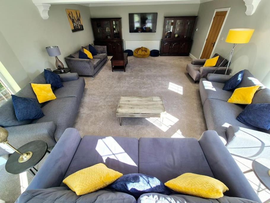 Large 4 Bedroom House On The River Wensum Sleeps 13 Norwich Exterior photo