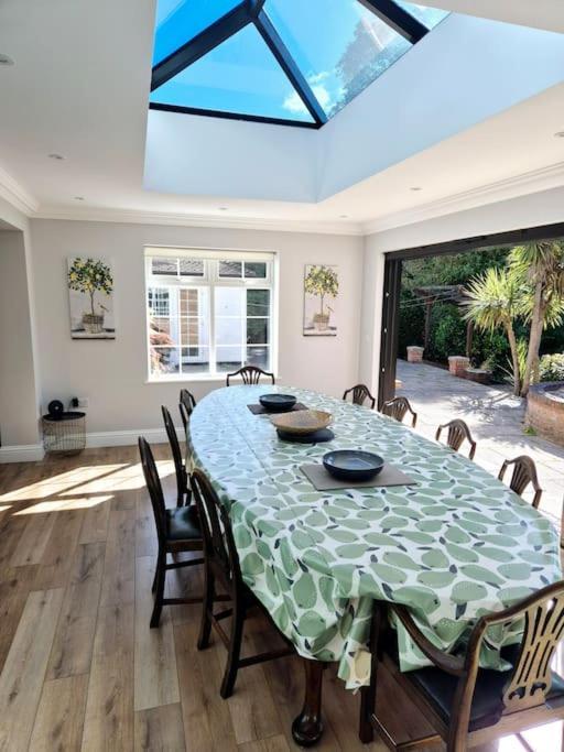 Large 4 Bedroom House On The River Wensum Sleeps 13 Norwich Exterior photo