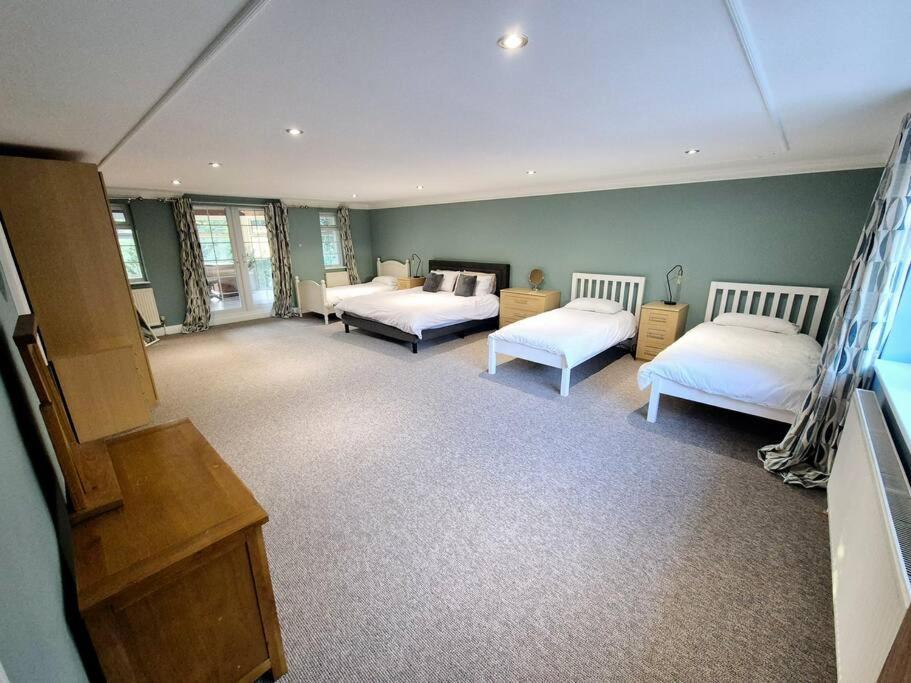 Large 4 Bedroom House On The River Wensum Sleeps 13 Norwich Exterior photo