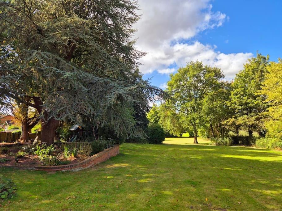 Large 4 Bedroom House On The River Wensum Sleeps 13 Norwich Exterior photo