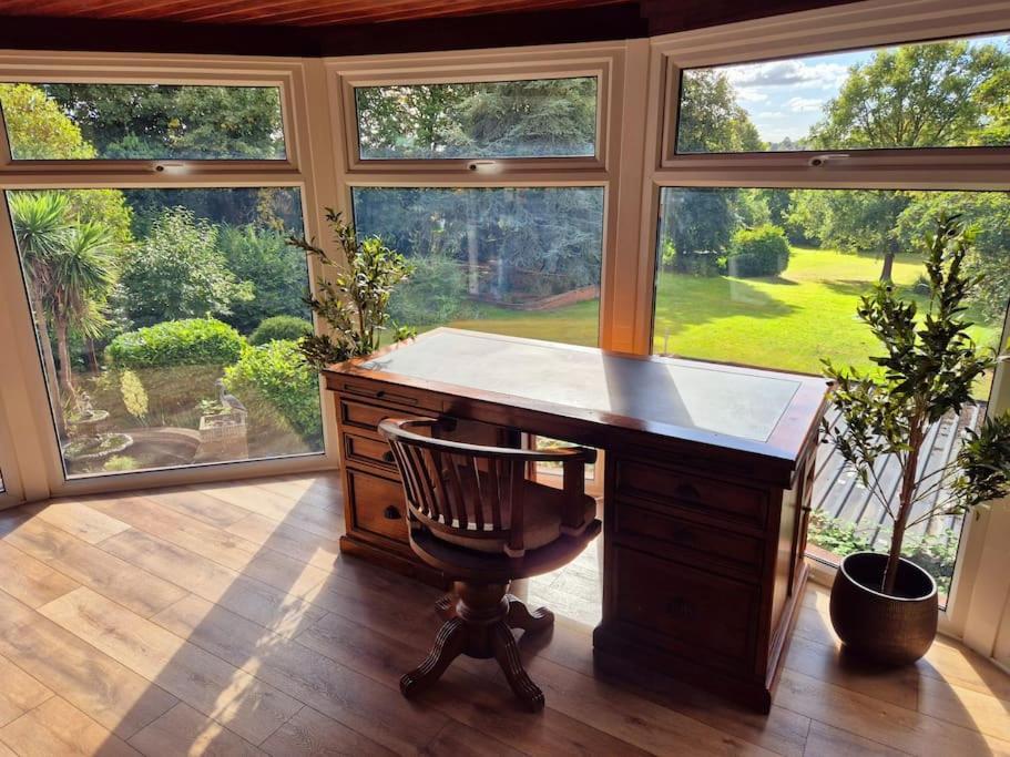 Large 4 Bedroom House On The River Wensum Sleeps 13 Norwich Exterior photo