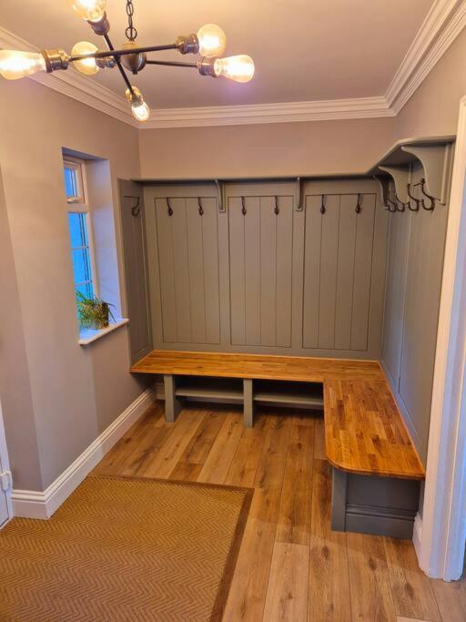 Large 4 Bedroom House On The River Wensum Sleeps 13 Norwich Exterior photo