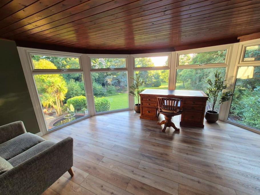 Large 4 Bedroom House On The River Wensum Sleeps 13 Norwich Exterior photo