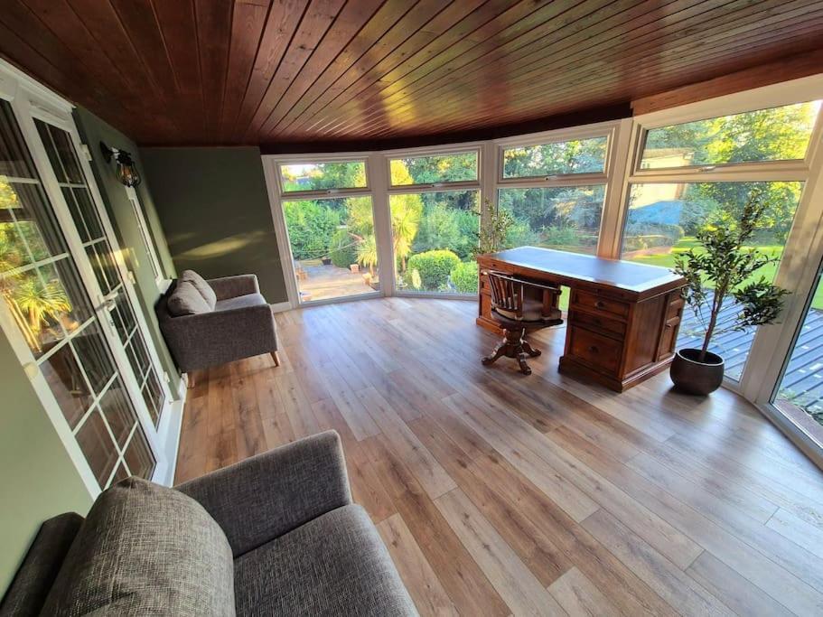 Large 4 Bedroom House On The River Wensum Sleeps 13 Norwich Exterior photo