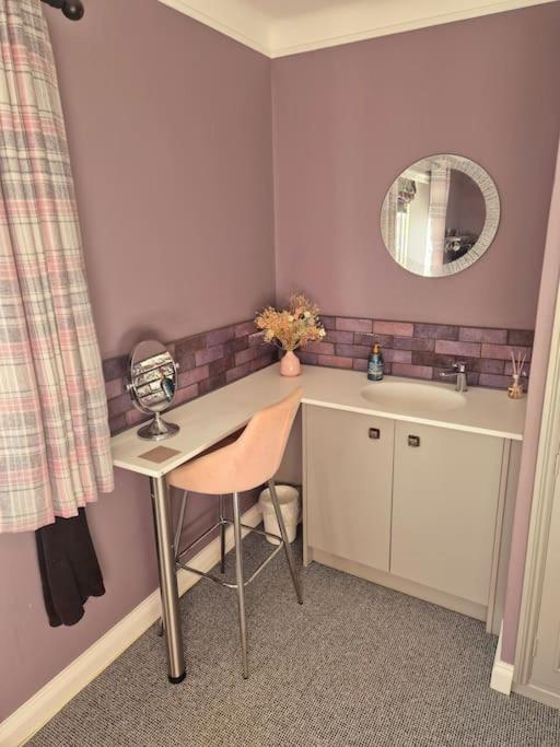 Large 4 Bedroom House On The River Wensum Sleeps 13 Norwich Exterior photo