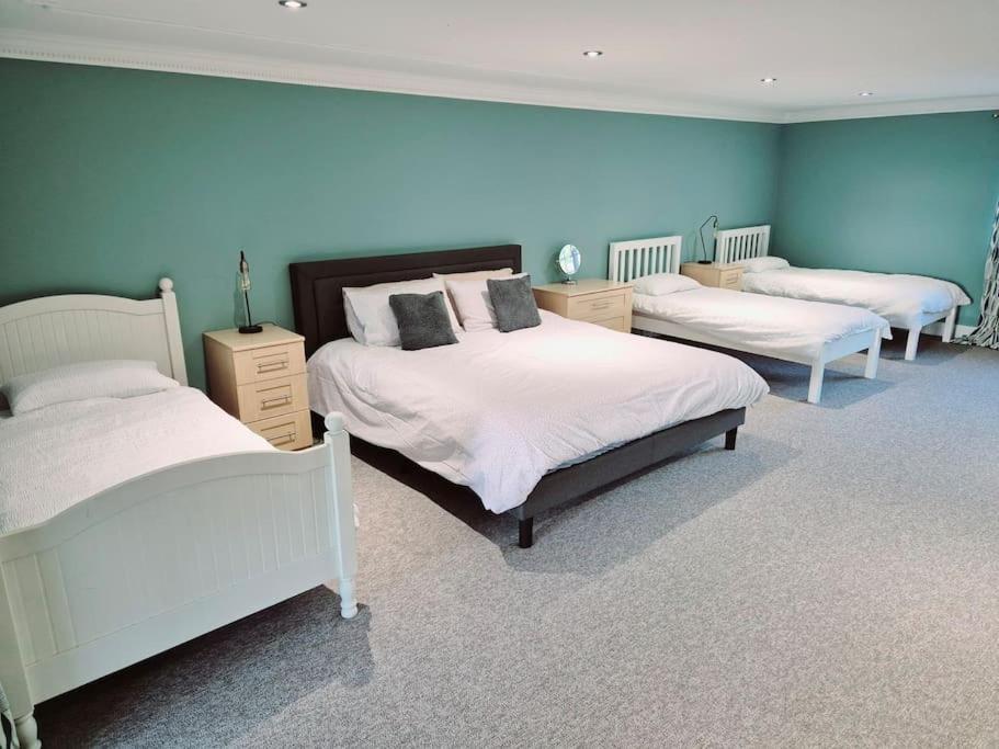 Large 4 Bedroom House On The River Wensum Sleeps 13 Norwich Exterior photo